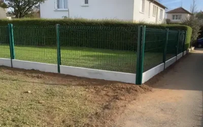 Pose de clôture rigide sur muret béton – Secteur résidentiel à Blois (41)